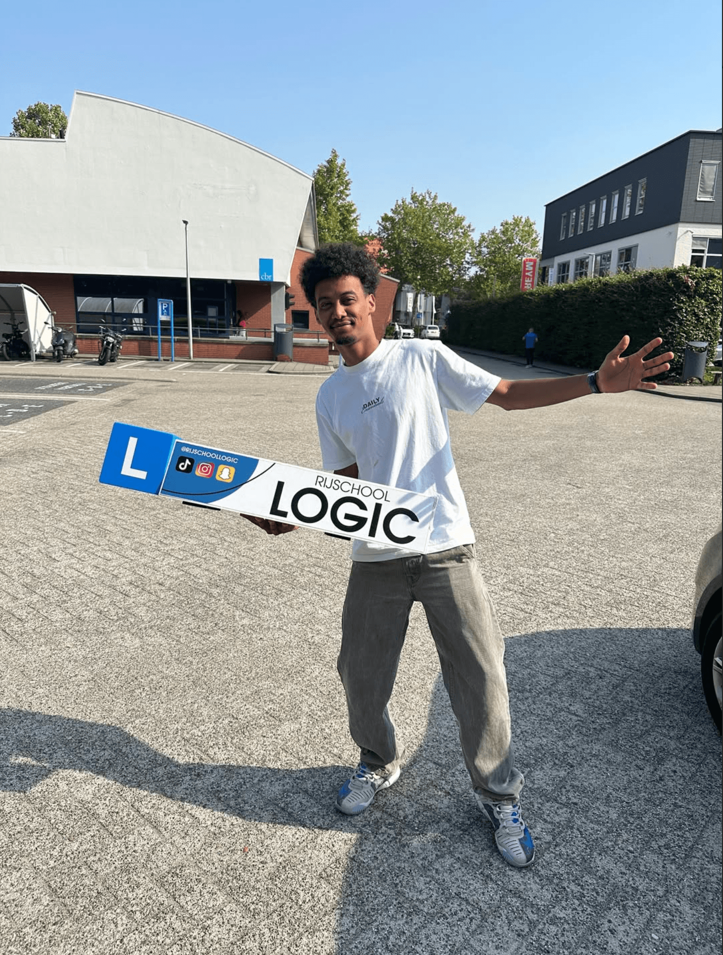 @rijschoollogic Instagram post